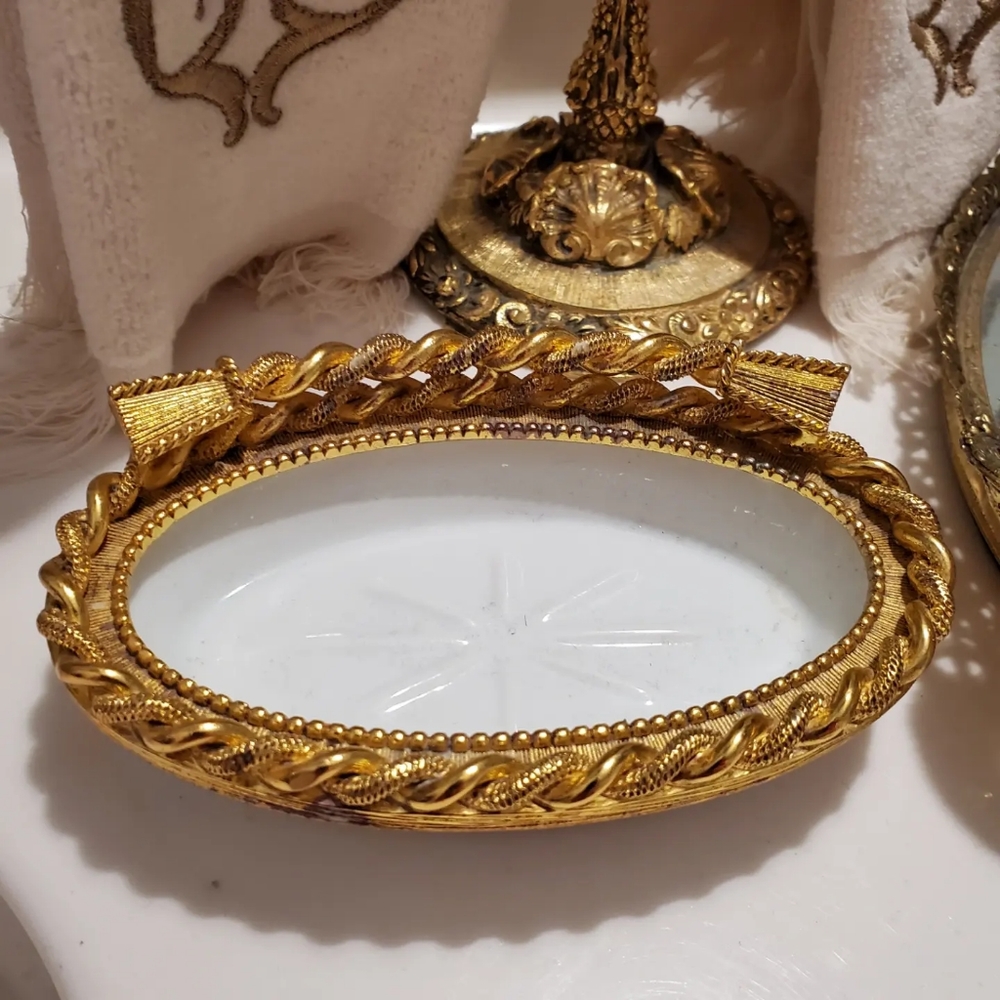 Vintage soap dish